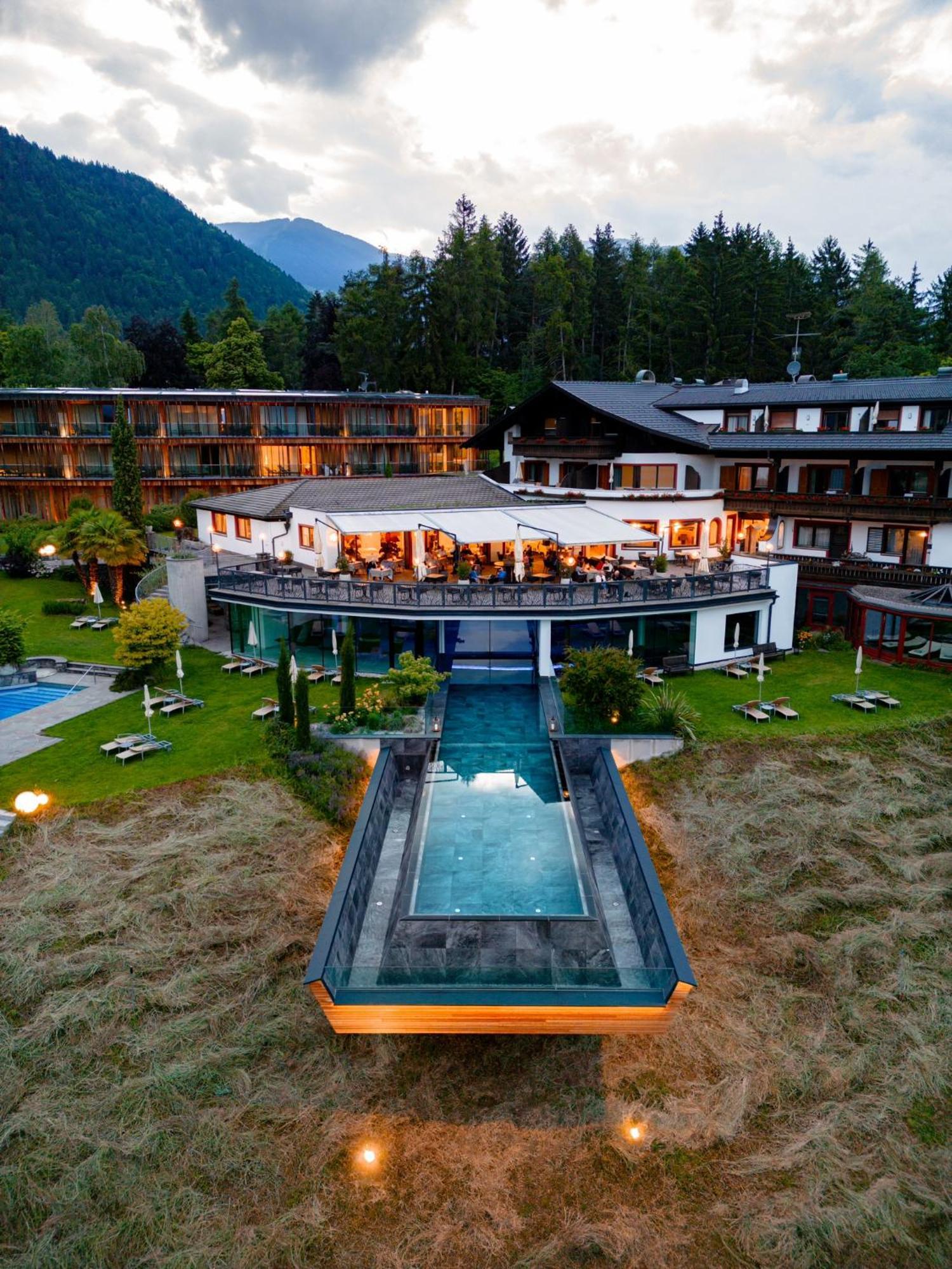 Der Waldhof Hotel Vollan Luaran gambar
